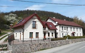Penzión Skalná ruža - Kövirózsa panzió